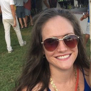 Meet your Posher, Caroline